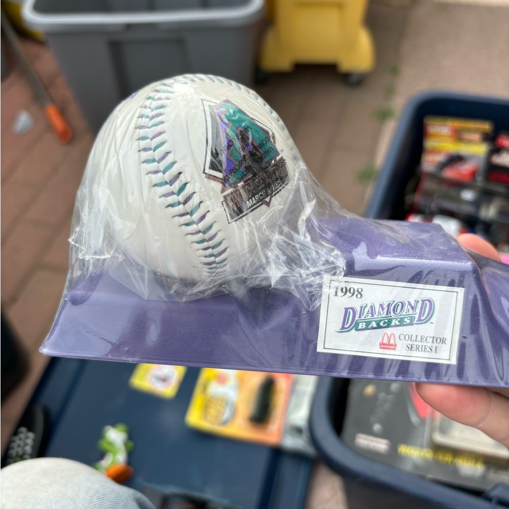 1998 McDonalds Diamond Backs Ball Stand With Ball Vintage Collectible - Picture 3 of 8